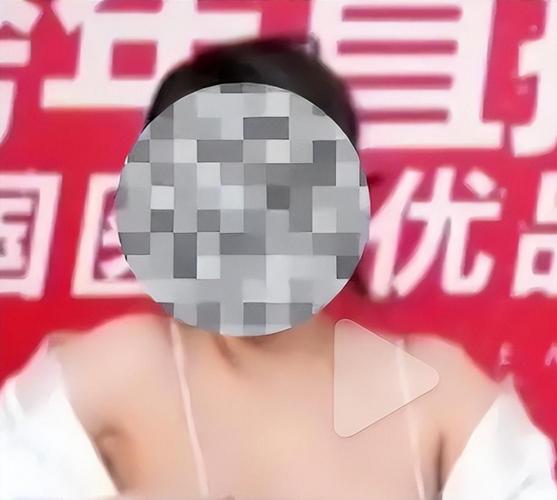 解开美女胸衣