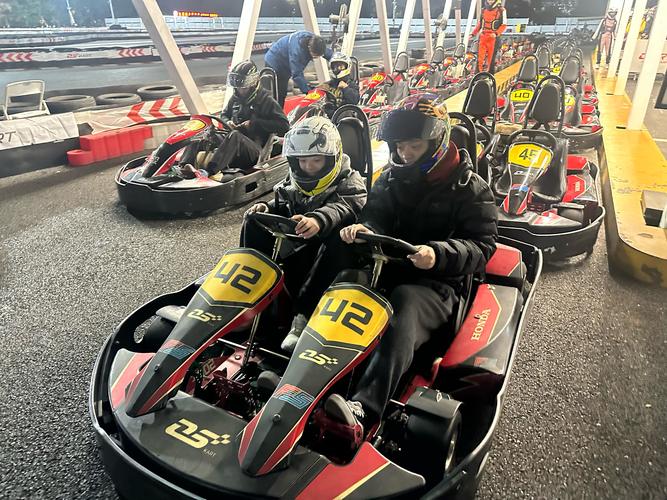 真人版赛车游戏