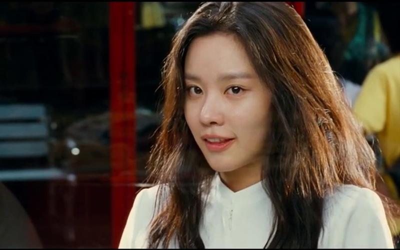 美女的烦恼高清下载