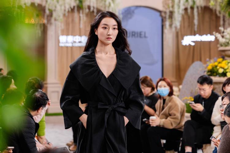 嘉人美妆2026最新
