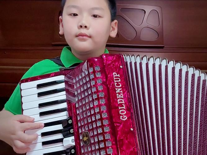 手风琴演奏视频2026截图
