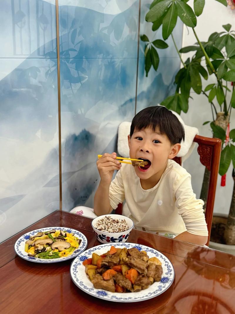 小朋友吃饭视频2026