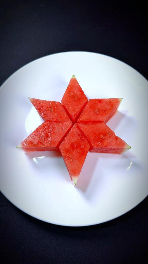 西瓜切成莲花状视频2026